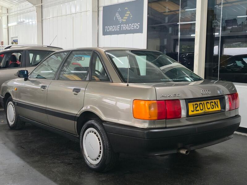 AUDI 80